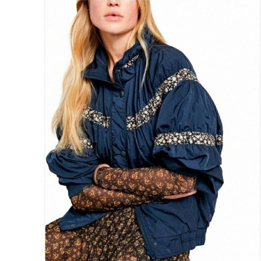 Free People Women's On My Mind Floral Full-Zip Bomber Retro Jacket Navy Sz Small